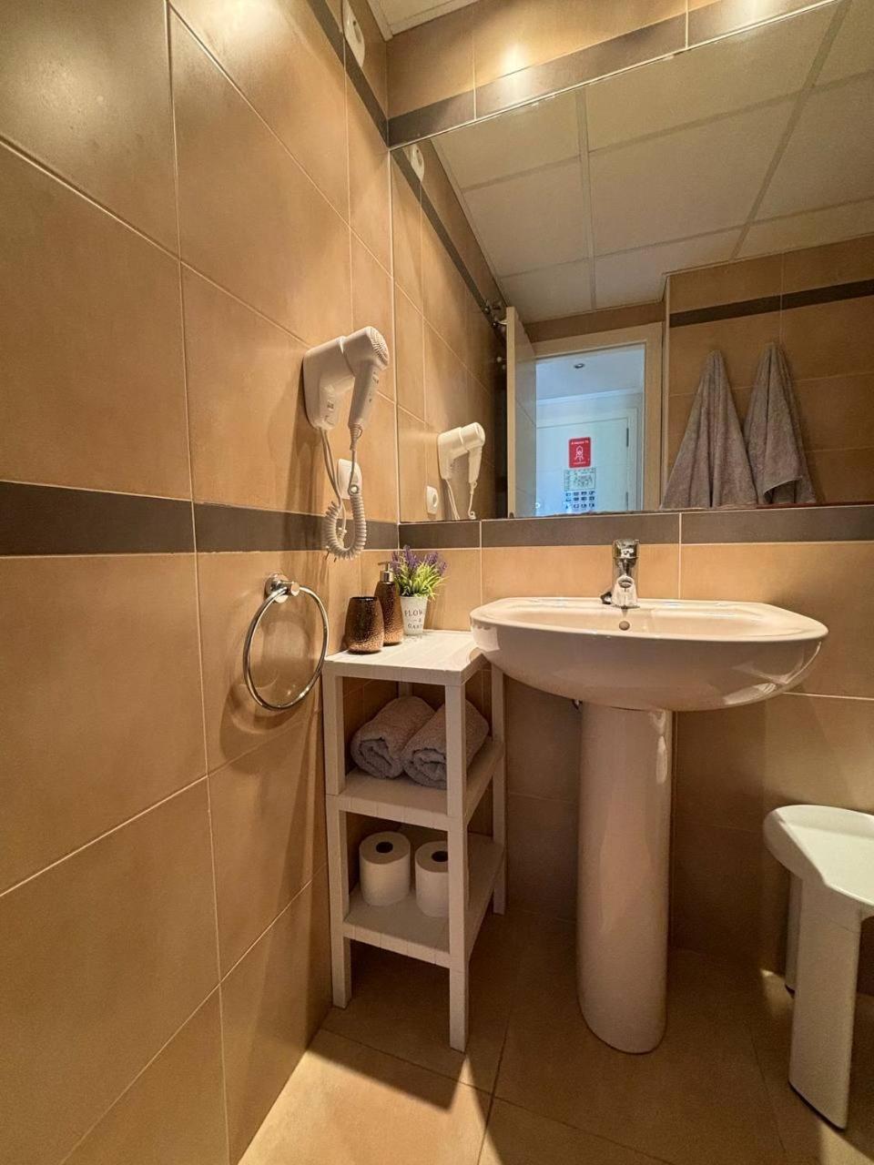 Enjoy Apartment Aparcamiento 5 Min De La Playa كاليبي المظهر الخارجي الصورة